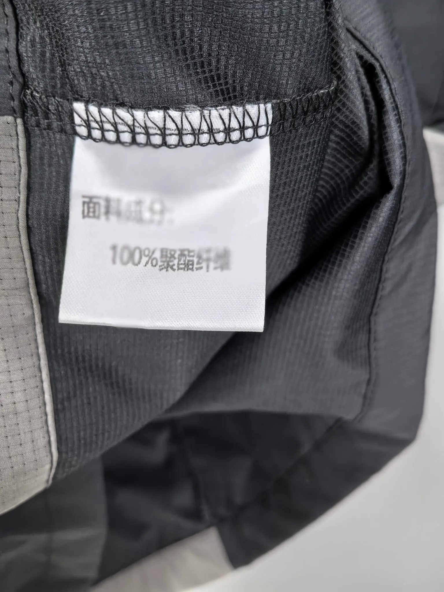 ARCTERYX 2025 Z 。 ， ， ， 、 、Breathable、 ， ， 。 Breathable ， ， 。 ， ， New Arrival ， ， 、 、 Breathable、 。 ， ， Versatile 。 ，Classic Versatile ， ， ！S—2XL
